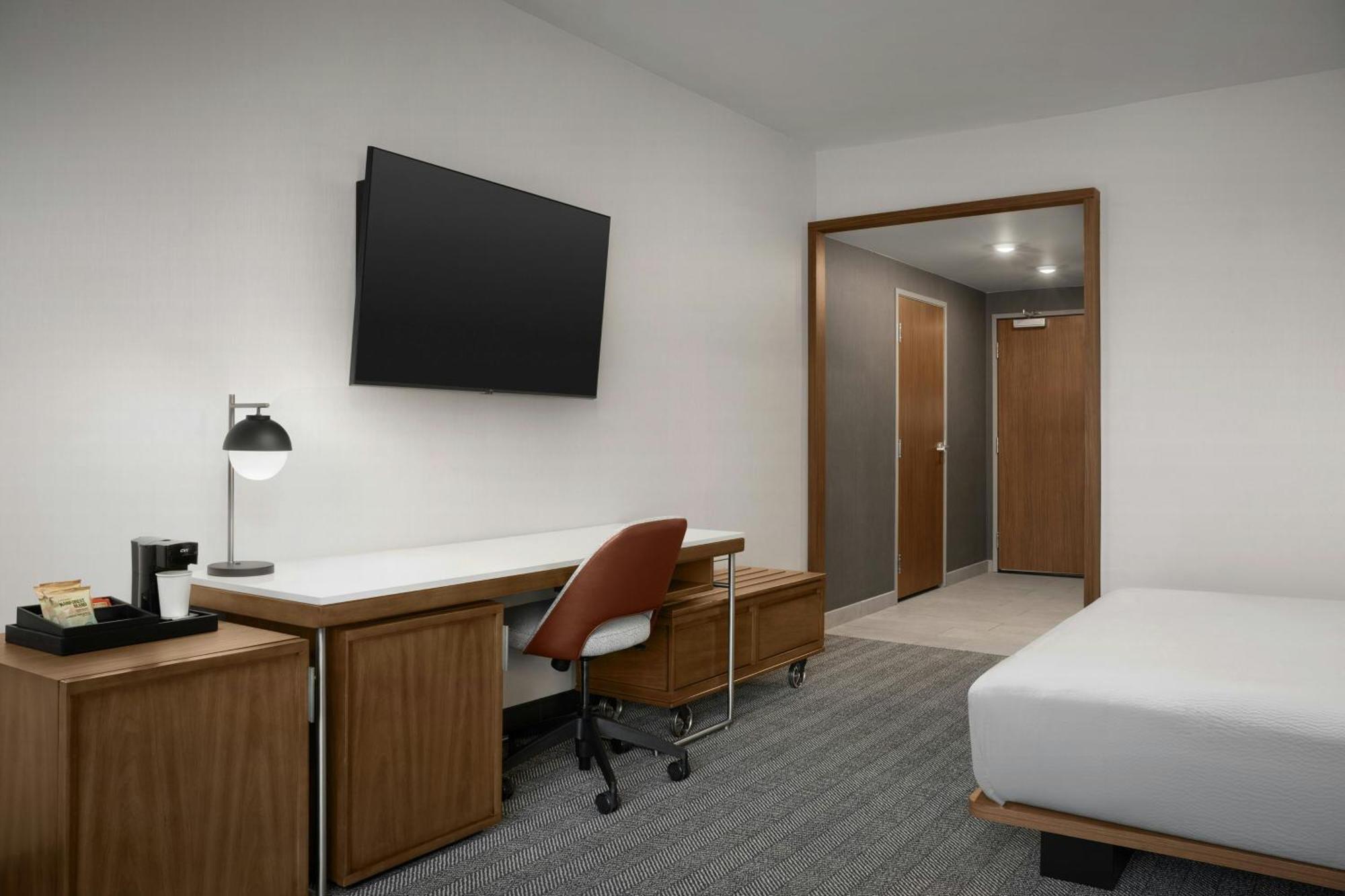 ホテル Courtyard By Marriott Antioch ピッツバーグ エクステリア 写真